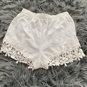 Forever 21 Flowy Shorts White Size Small